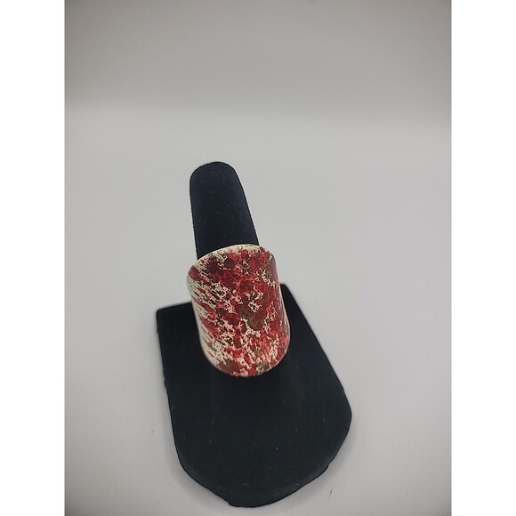 Vintage Ring Size 5 Beige Red Splatter Jewelry Costume - Picture 2 of 12